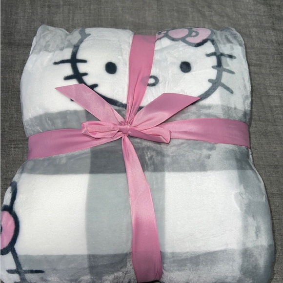 Hello Kitty blanket - Picture 2 of 3